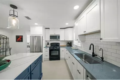 307 57th Street, Holmes Beach, FL 34217 - Photo 4