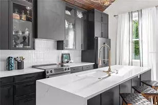 217 9th St E, Bradenton, FL 34208 - Photo 10