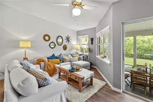 1221 Siesta Bayside Dr, Sarasota, FL 34242 - Photo 10