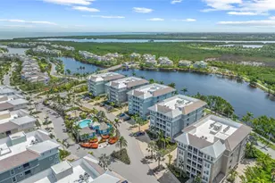 387 Aruba Cir, Bradenton, FL 34209 - Photo 2