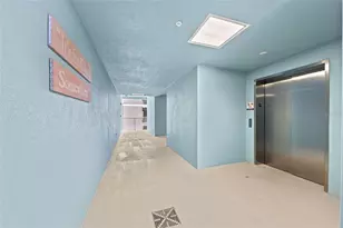 387 Aruba Cir, Bradenton, FL 34209 - Photo 6