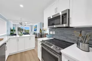 1300 Gulf Shore Blvd N, Naples, FL 34102 - Photo 6