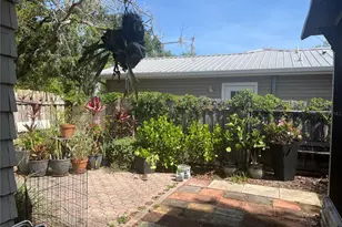 2415 Pelican Dr, Sarasota, FL 34237 - Photo 10