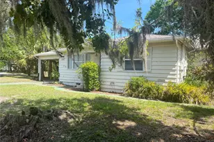2415 Pelican Dr, Sarasota, FL 34237 - Photo 1