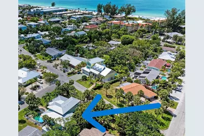 304 74th Street #B, Holmes Beach, FL 34217 - Photo 2