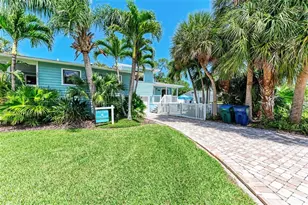 304 74th St, Holmes Beach, FL 34217 - Photo 30