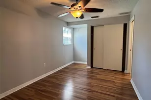 4256 King Richard Ln, Sarasota, FL 34232 - Photo 16