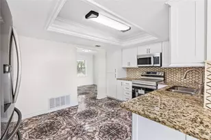 107 Valley Cir, Brandon, FL 33510 - Photo 24