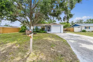 3205 33rd St Ct W, Bradenton, FL 34205 - Photo 2