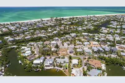 132 Crescent Drive, Anna Maria, FL 34216 - Photo 12