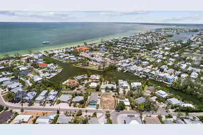132 Crescent Drive, Anna Maria, FL 34216 - Photo 6
