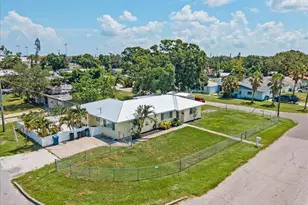 3402 15th Ave W, Bradenton, FL 34205 - Photo 2