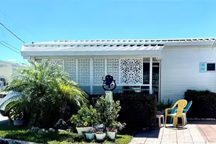 132 S Park Dr, Venice, FL 34285 - Photo 2