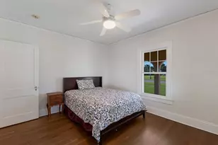 455 Acacia Dr, Sarasota, FL 34234 - Photo 30