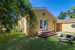 455 Acacia Dr, Sarasota, FL 34234 - Photo 46