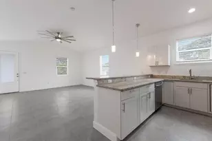 520 12th Ave W, Bradenton, FL 34205 - Photo 6