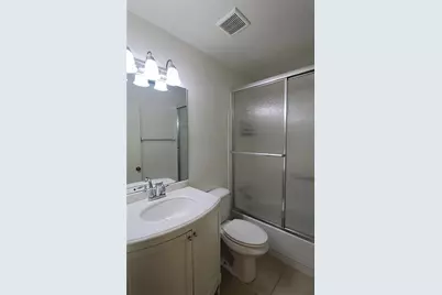 390 301 Boulevard W #24D, Bradenton, FL 34205 - Photo 12