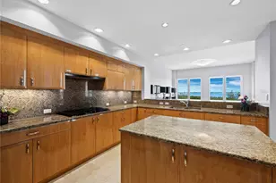 2050 Benjamin Franklin Dr, Sarasota, FL 34236 - Photo 16