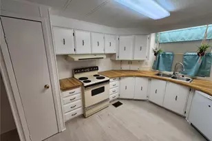 808 53rd Ave E, Bradenton, FL 34203 - Photo 8