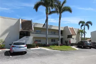 7193 W Country Club Dr N, Sarasota, FL 34243 - Photo 1