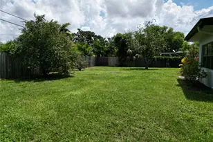3013 Jennings Dr, Sarasota, FL 34239 - Photo 18