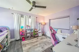 5108 Medalist Rd, Sarasota, FL 34243 - Photo 8