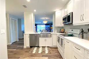 7041 W Country Club Dr N, Sarasota, FL 34243 - Photo 6