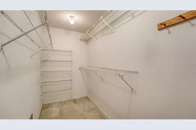 5879 Ravenwood Drive, Sarasota, FL 34243 - Photo 28