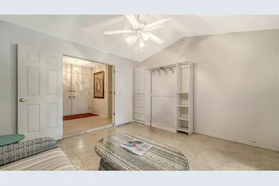 5879 Ravenwood Drive, Sarasota, FL 34243 - Photo 12