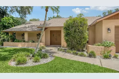 5879 Ravenwood Drive, Sarasota, FL 34243 - Photo 4