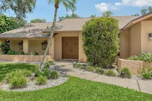 5879 Ravenwood Dr, Sarasota, FL 34243 - Photo 4