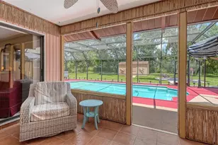 5879 Ravenwood Dr, Sarasota, FL 34243 - Photo 36