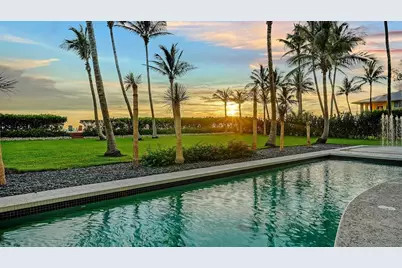 8250 Sanderling Road, Sarasota, FL 34242 - Photo 4