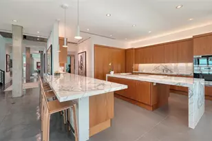 8250 Sanderling Rd, Sarasota, FL 34242 - Photo 24