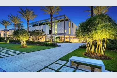 8250 Sanderling Road, Sarasota, FL 34242 - Photo 10