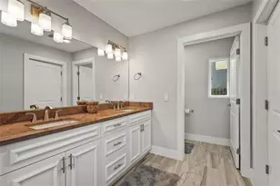 430 Island Cir, Sarasota, FL 34242 - Photo 30