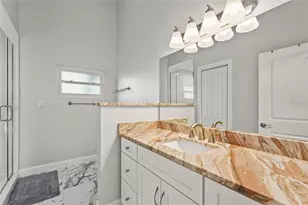 430 Island Cir, Sarasota, FL 34242 - Photo 46