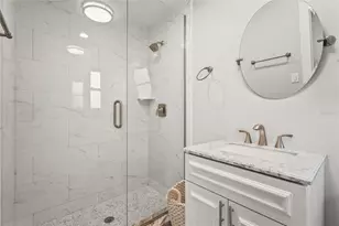 430 Island Cir, Sarasota, FL 34242 - Photo 38