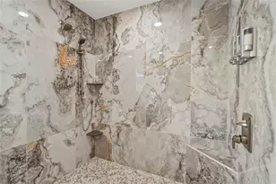 430 Island Cir, Sarasota, FL 34242 - Photo 32