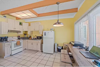 4859 Commonwealth Drive, Sarasota, FL 34242 - Photo 10