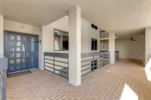 1055 Gulf of Mexico Dr, Longboat Key, FL 34228 - Photo 56