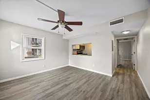 7169 E Bank Dr, Tampa, FL 33617 - Photo 2