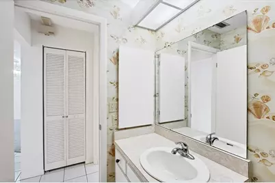 3909 Center Gate Circle #5, Sarasota, FL 34233 - Photo 32