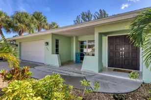 735 Birdsong Ln, Sarasota, FL 34242 - Photo 4