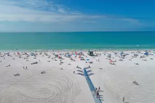 735 Birdsong Ln, Sarasota, FL 34242 - Photo 44