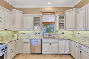 511 Seaview Dr, Tarpon Springs, FL 34689 - Photo 22