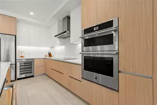 301 Quay Commons, Sarasota, FL 34236 - Photo 18