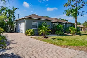 2408 51st Blvd E, Bradenton, FL 34208 - Photo 2