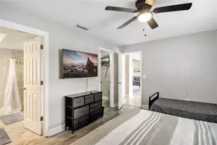 7036 13th St E, Sarasota, FL 34243 - Photo 28