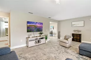 7036 13th St E, Sarasota, FL 34243 - Photo 8